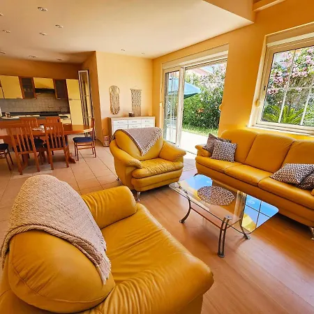 בית נופש Holiday Sun House *
