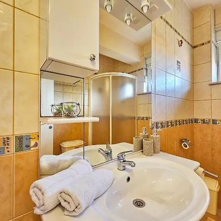 Holiday Sun House בית נופש ויר