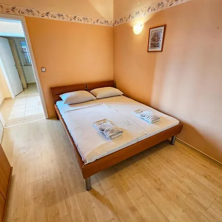 Holiday Sun House בית נופש ויר