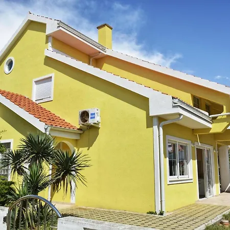 בית נופש Holiday Sun House *