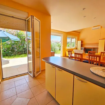 Holiday home Holiday Sun House Vir